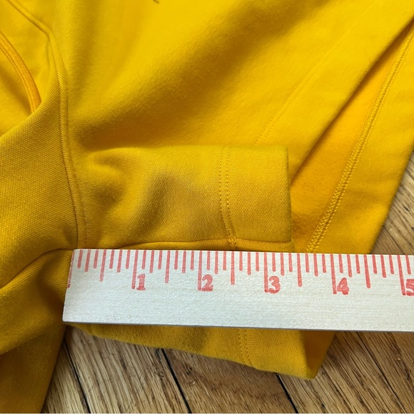 Athleta Triumph Game Point Shortie Short Size Large Yellow 988041 - Picture 8 of 11